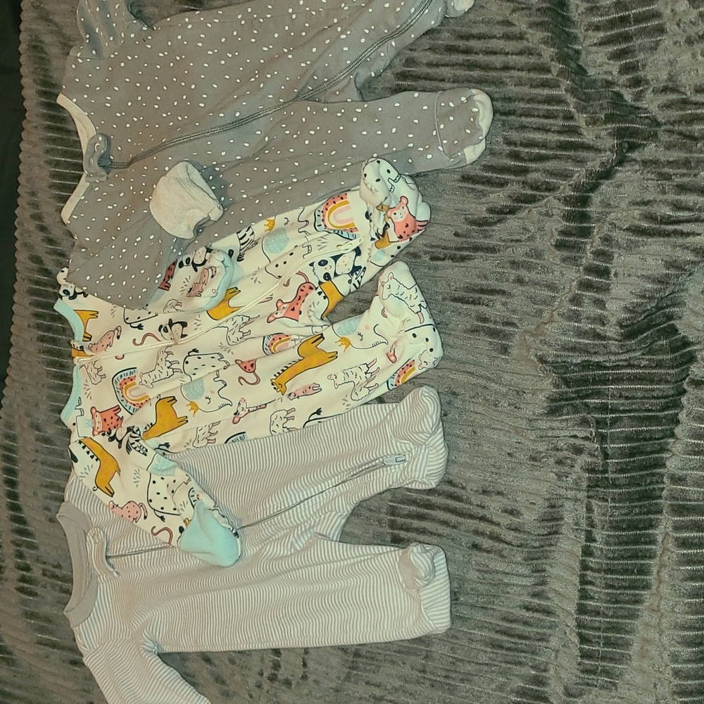 3 Newborn Zipper Sleepers
